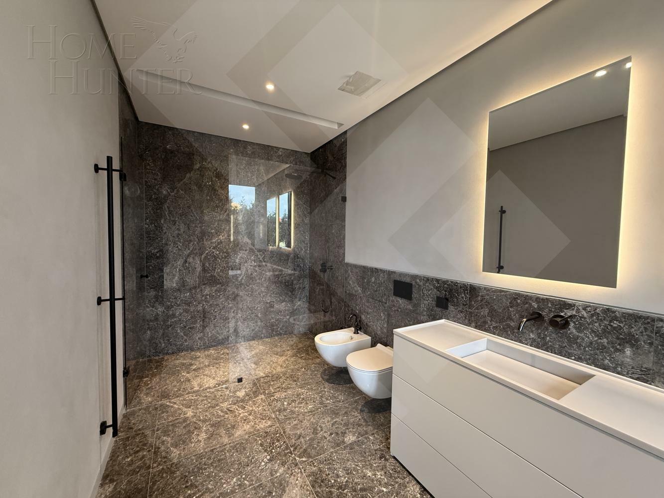 4-КОМН. КВАРТИРА С ОТДЕЛКОЙ 161.5 М² НА 2 ЭТАЖЕ