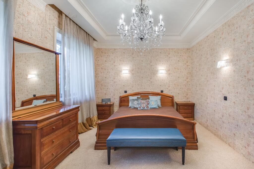 2-этажный коттедж 1 000 м² с отделкой