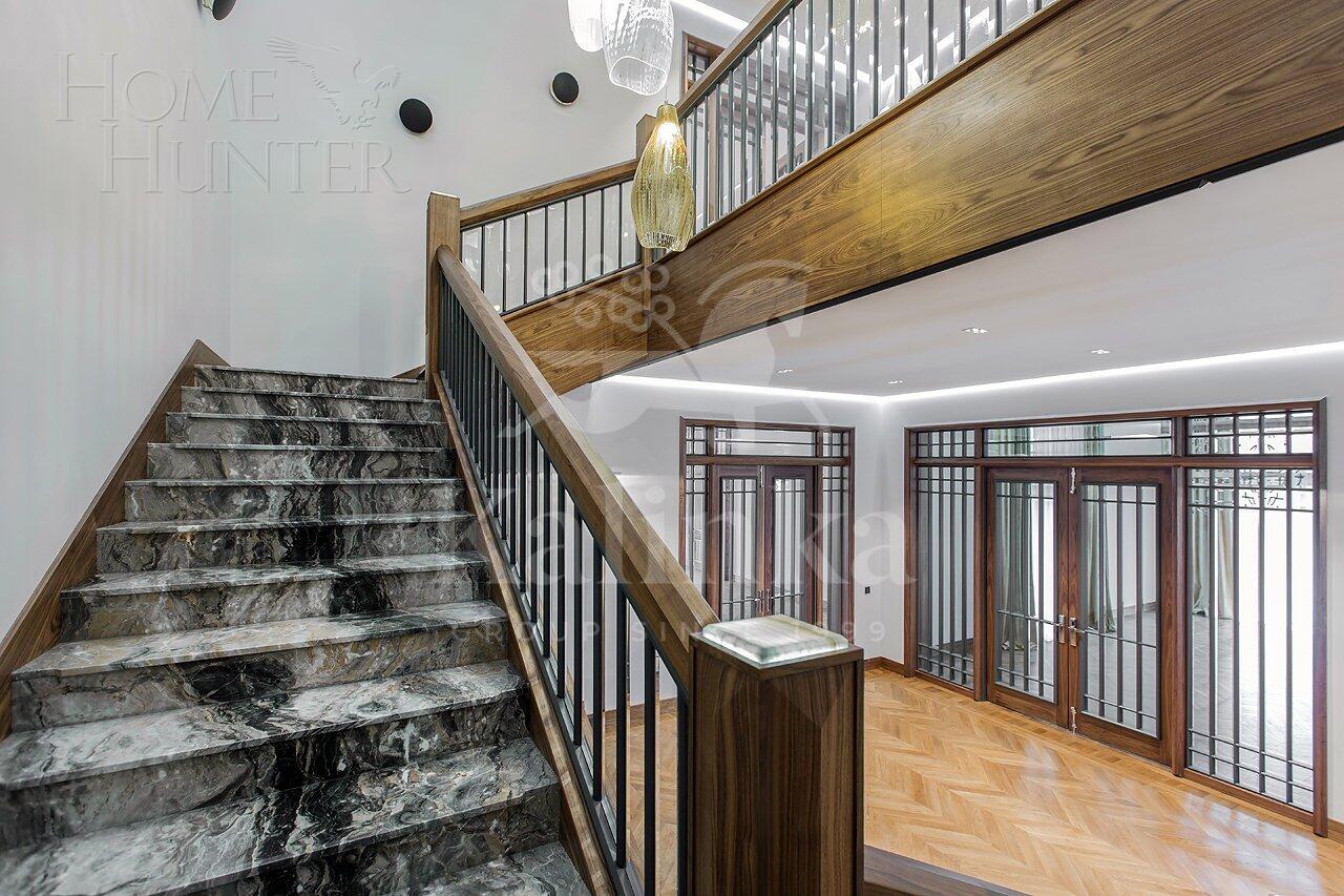 2-этажный коттедж 989.7 м² с отделкой