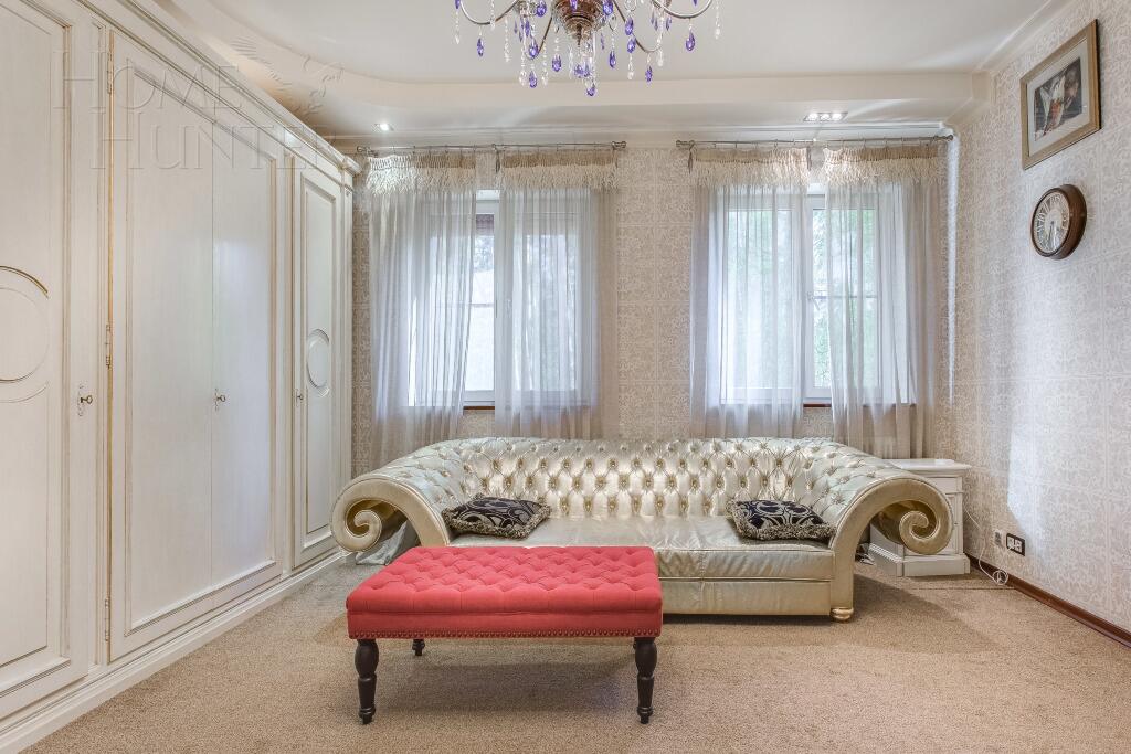 2-этажный коттедж 1 000 м² с отделкой