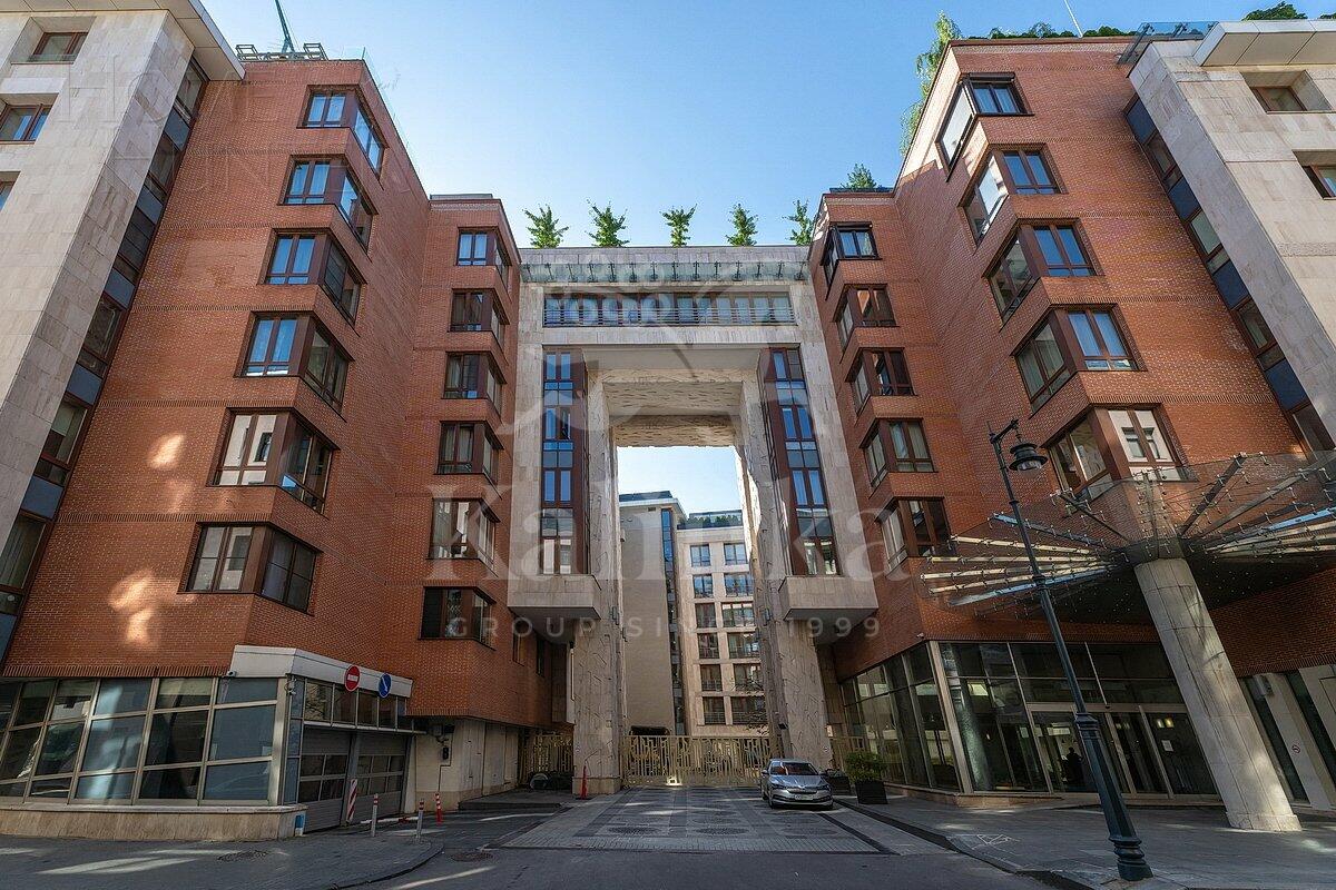 6-КОМН. КВАРТИРА С ОТДЕЛКОЙ 290 М² НА 6 ЭТАЖЕ