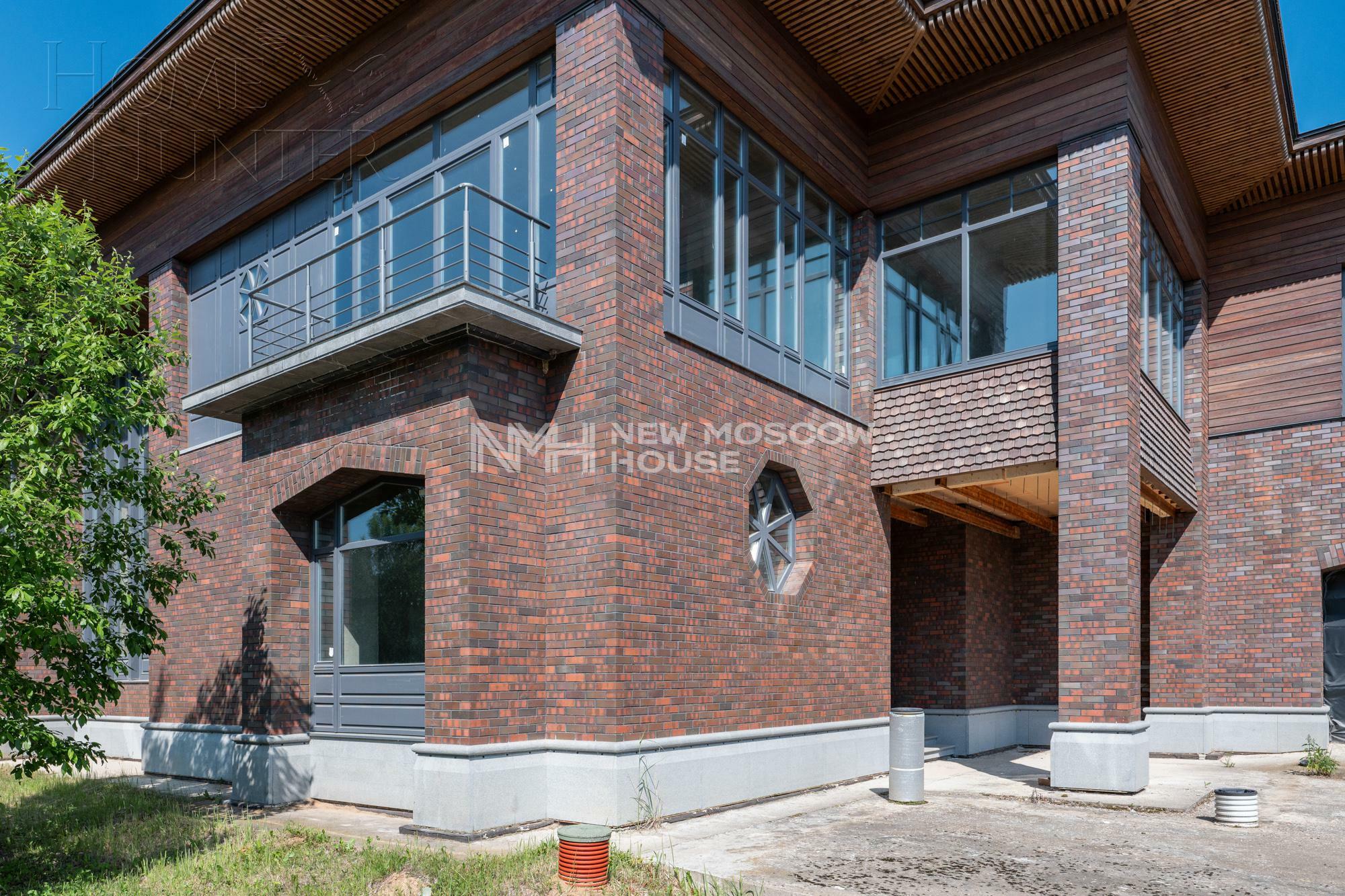 3-этажный коттедж 1 540 м² без отделки