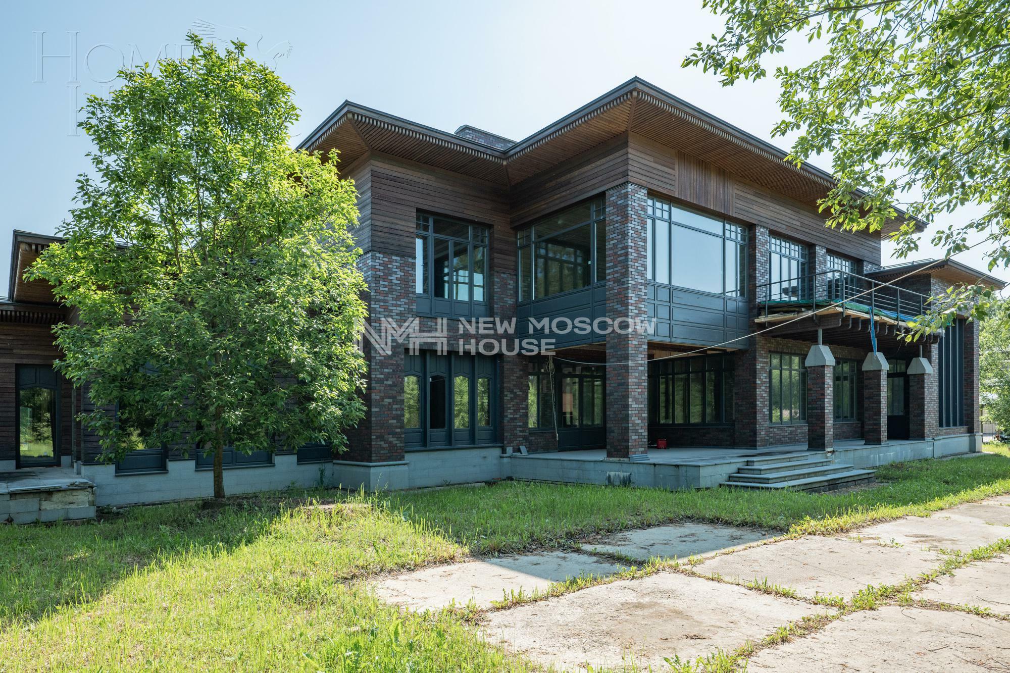 3-этажный коттедж 1 540 м² без отделки