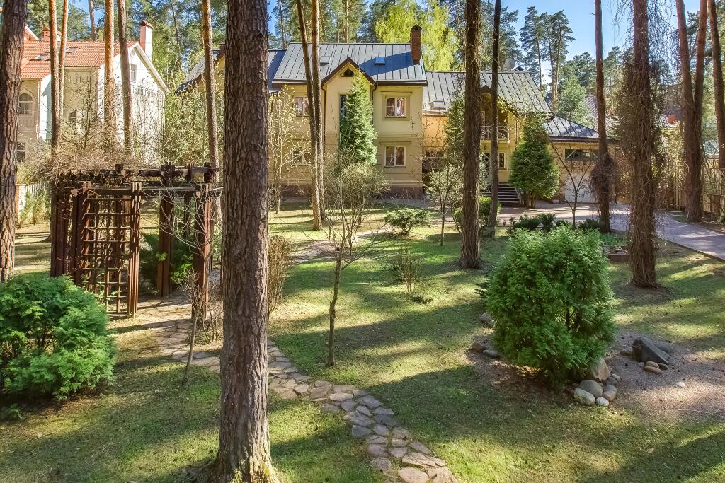 2-этажный коттедж 1 000 м² с отделкой