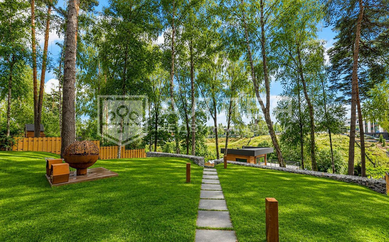 3-этажный коттедж 1 250 м² с отделкой