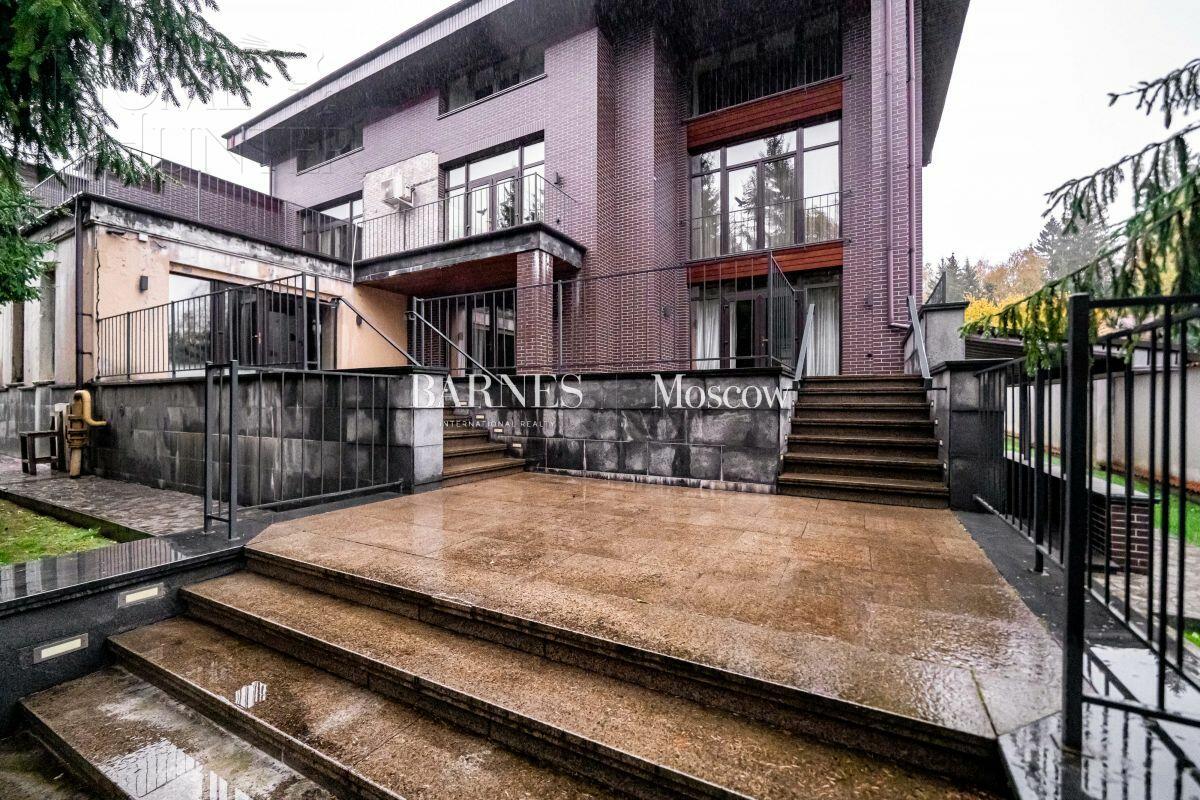 3-этажный коттедж 1 477 м² с отделкой