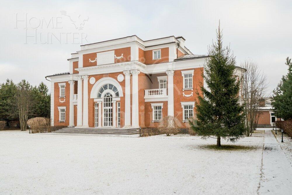 3-этажный коттедж 1 318.43 м² с отделкой