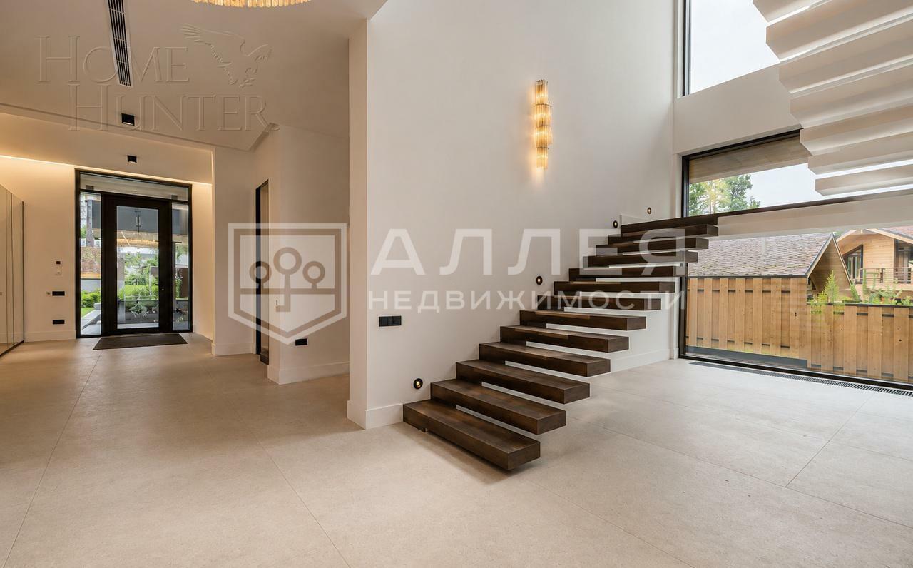 3-этажный коттедж 1 250 м² с отделкой