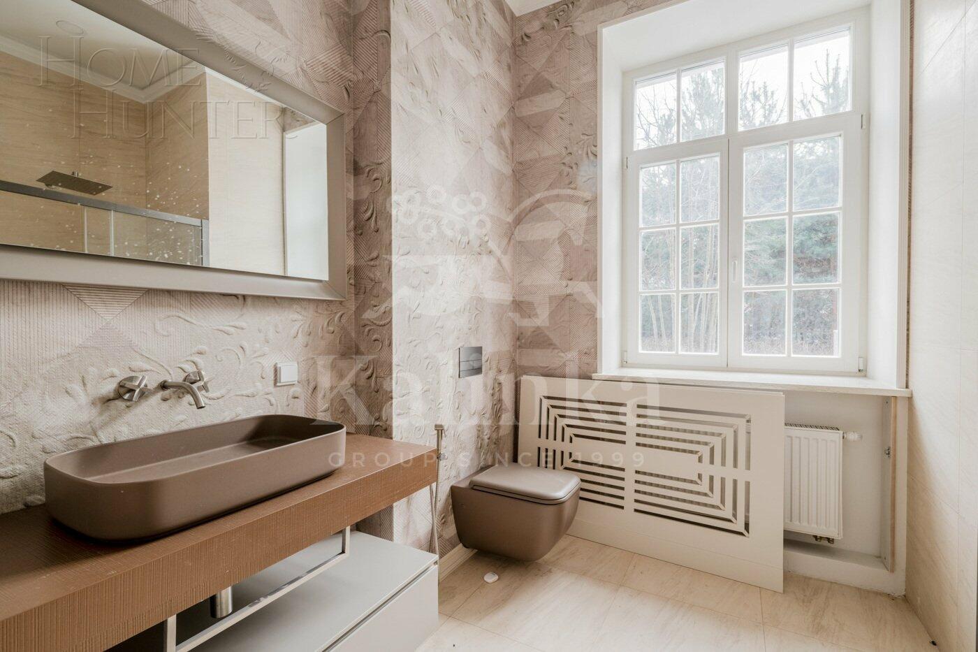 3-этажный коттедж 1 318.43 м² с отделкой