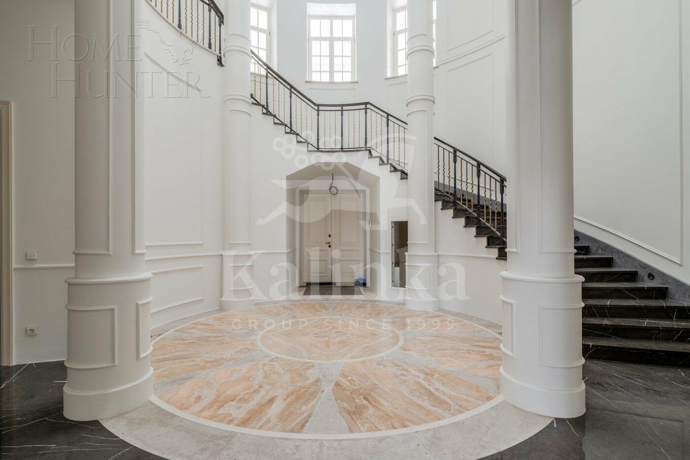3-этажный коттедж 1 318.43 м² с отделкой