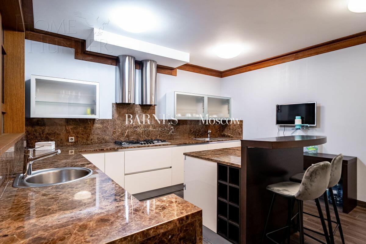 3-этажный коттедж 1 477 м² с отделкой