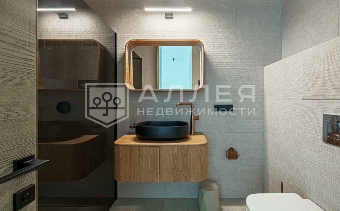 3-этажный коттедж 1 250 м² с отделкой