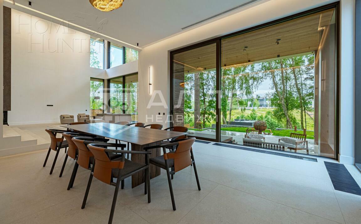 3-этажный коттедж 1 250 м² с отделкой