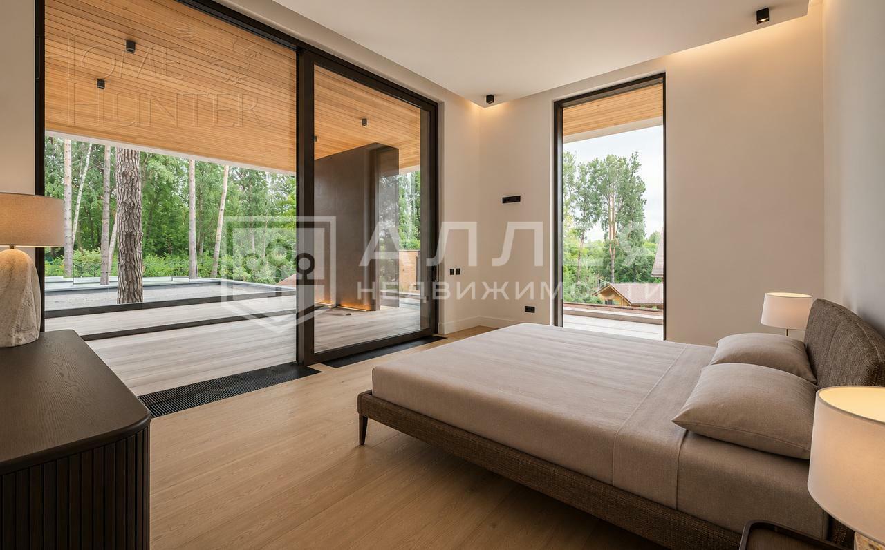 3-этажный коттедж 1 250 м² с отделкой