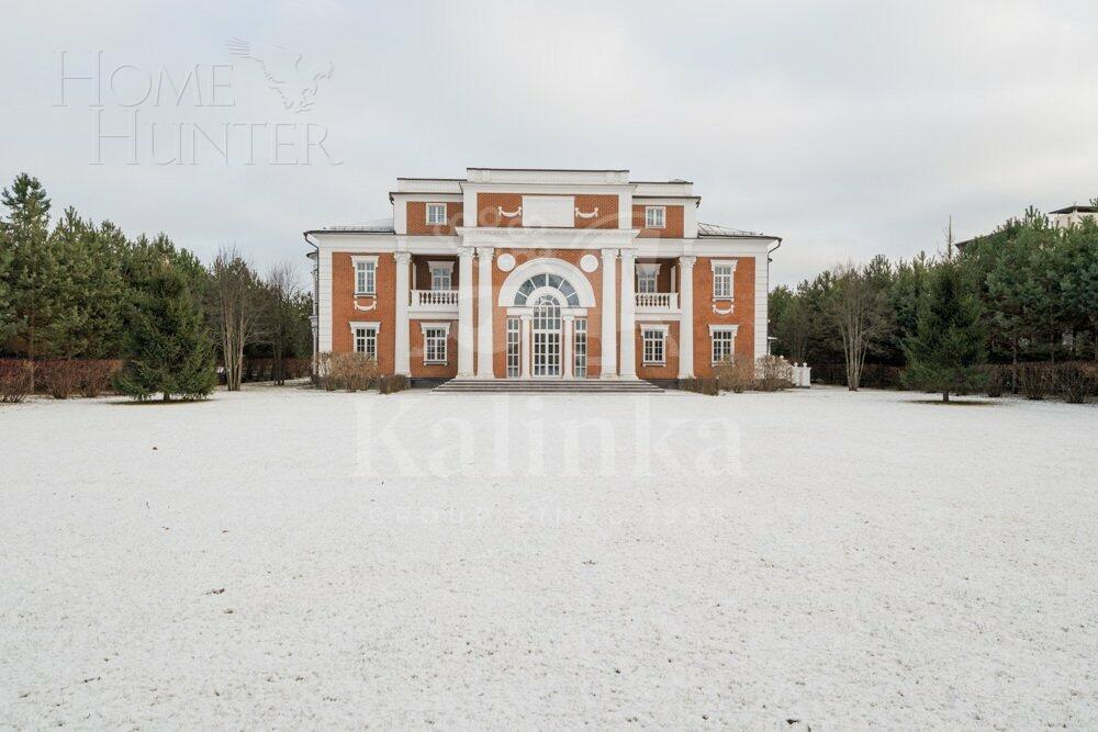 3-этажный коттедж 1 318.43 м² с отделкой