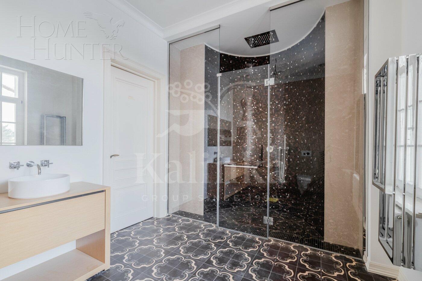 3-этажный коттедж 1 318.43 м² с отделкой