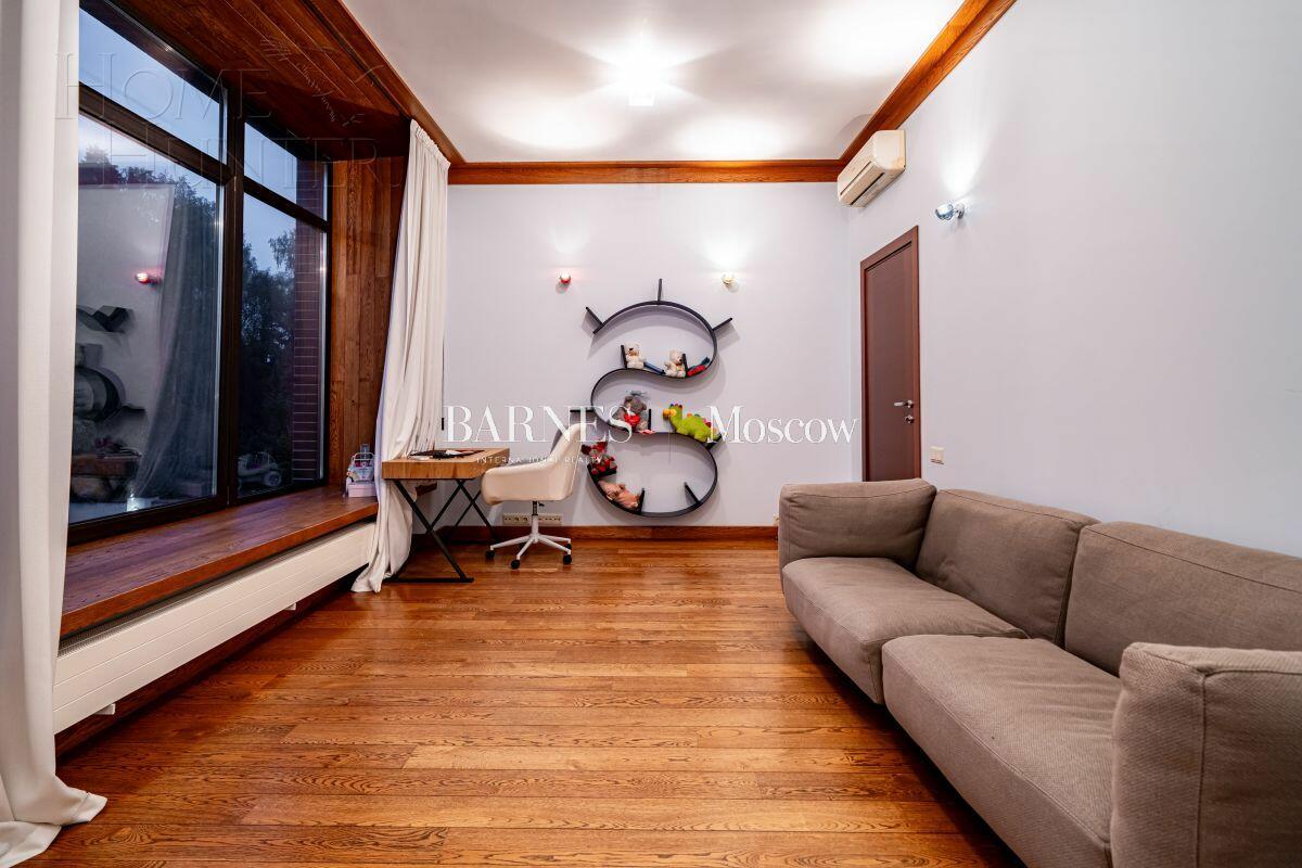 3-этажный коттедж 1 477 м² с отделкой