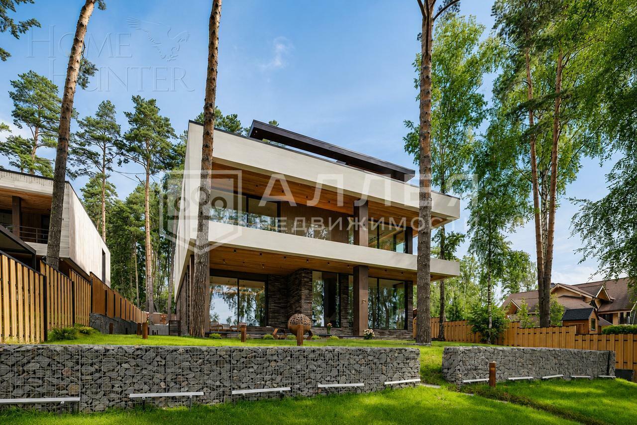 3-этажный коттедж 1 250 м² с отделкой