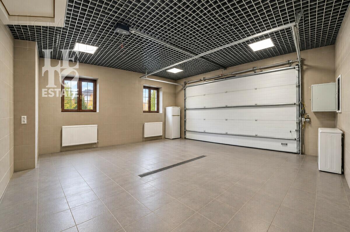1-этажный коттедж 740 м² без отделки