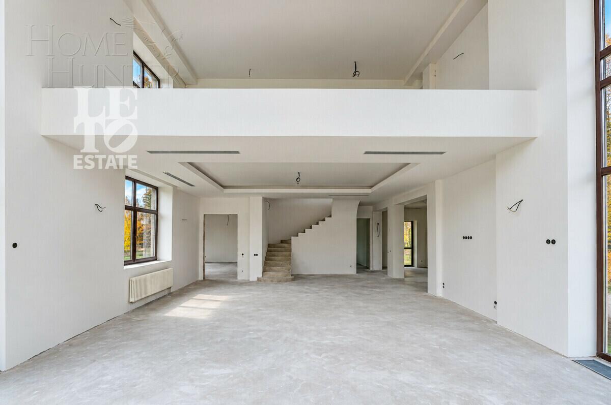 1-этажный коттедж 740 м² без отделки