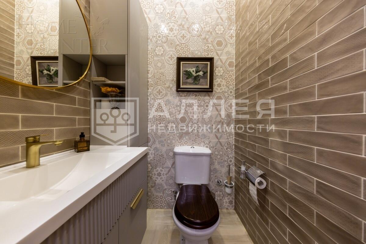 3-этажный коттедж 650 м² с отделкой