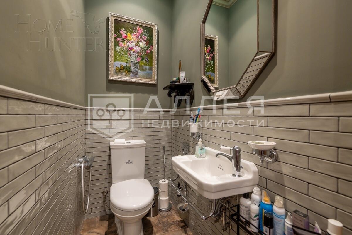 3-этажный коттедж 650 м² с отделкой