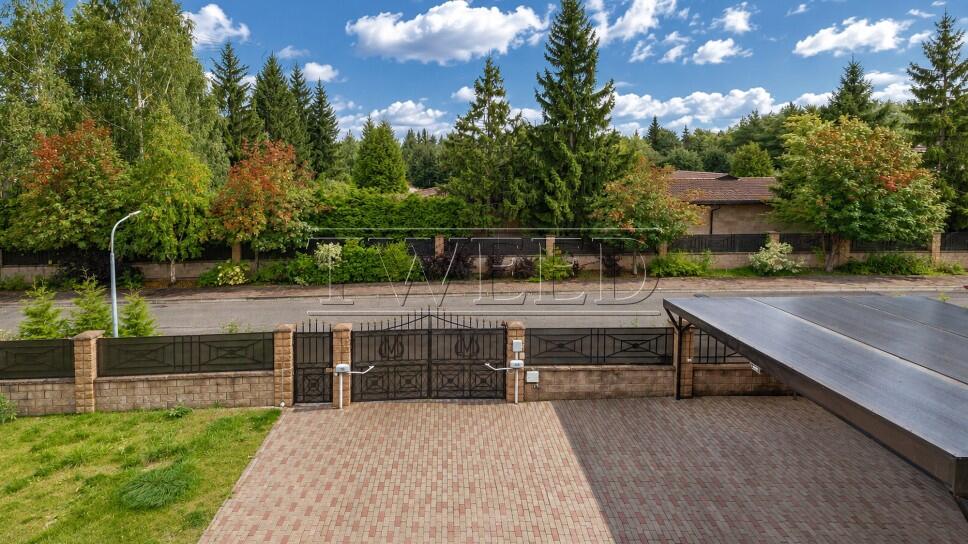 2-этажный коттедж 400 м² с отделкой