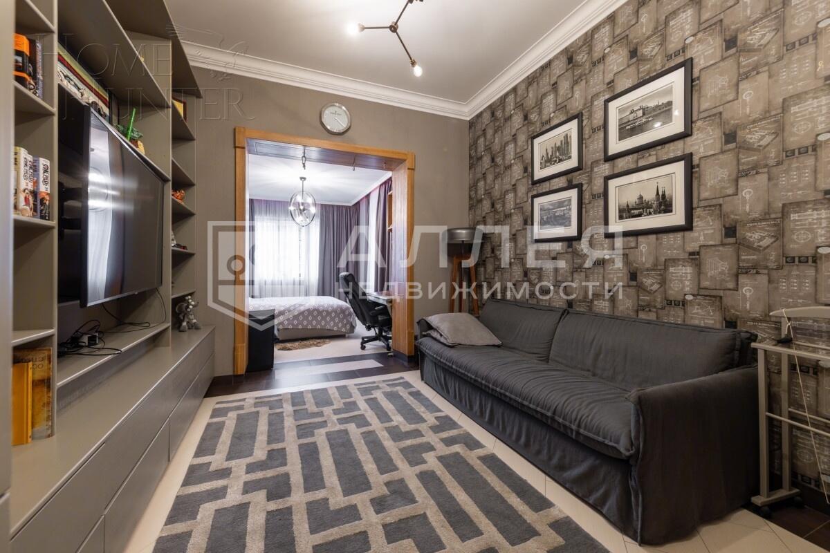 3-этажный коттедж 650 м² с отделкой