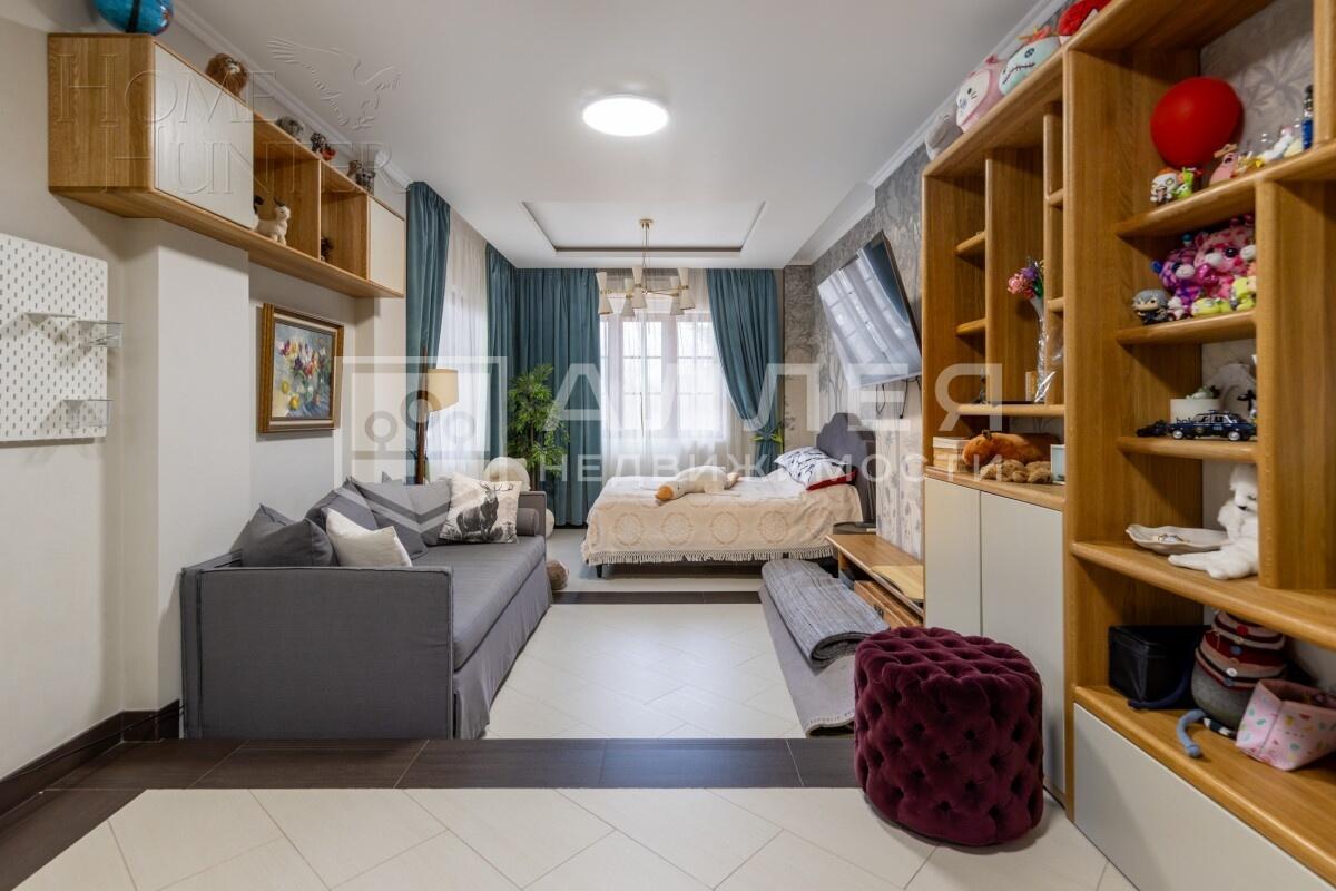3-этажный коттедж 650 м² с отделкой