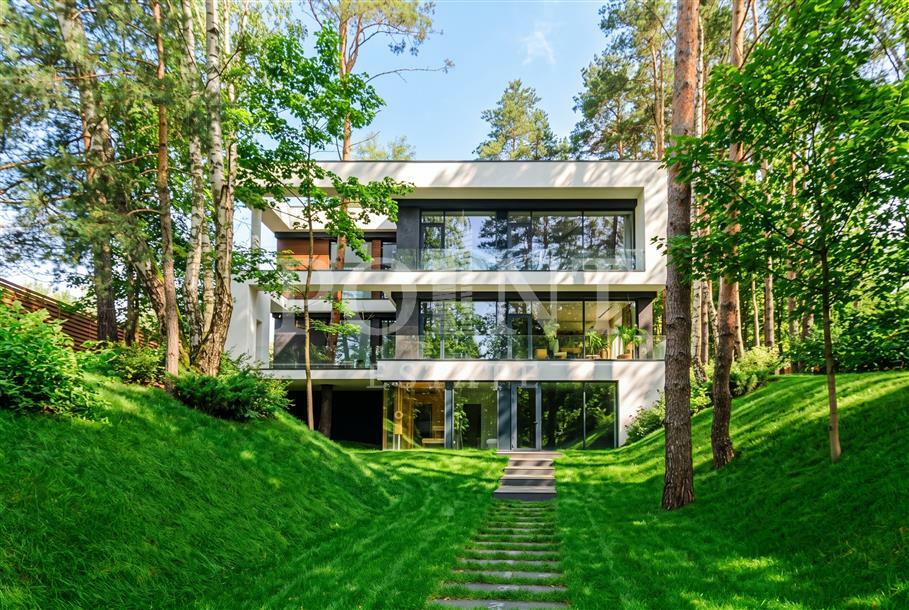 2-этажный коттедж 650 м² с отделкой