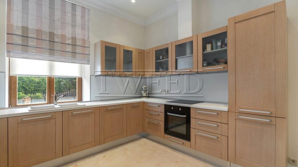 2-этажный коттедж 400 м² с отделкой