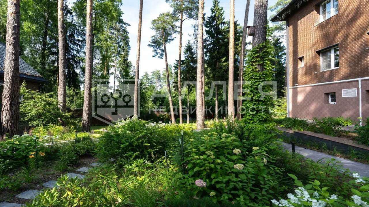 3-этажный коттедж 422 м² с отделкой