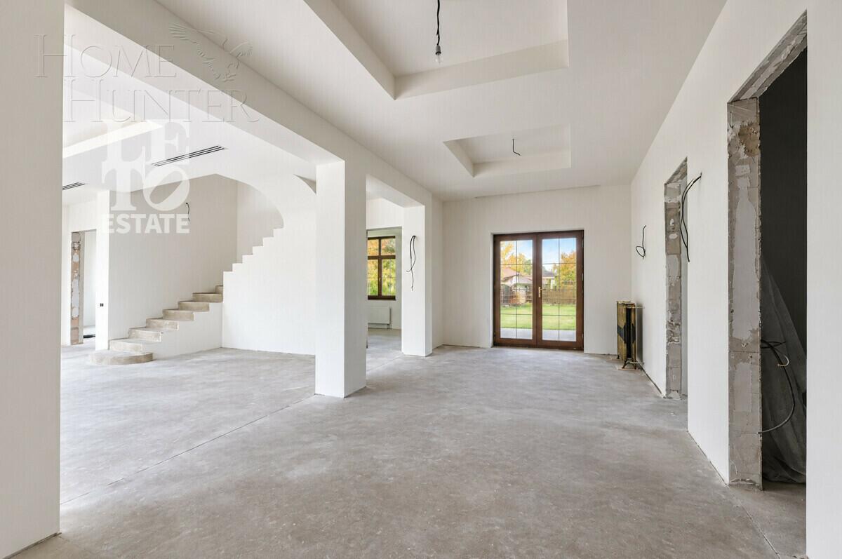 1-этажный коттедж 740 м² без отделки