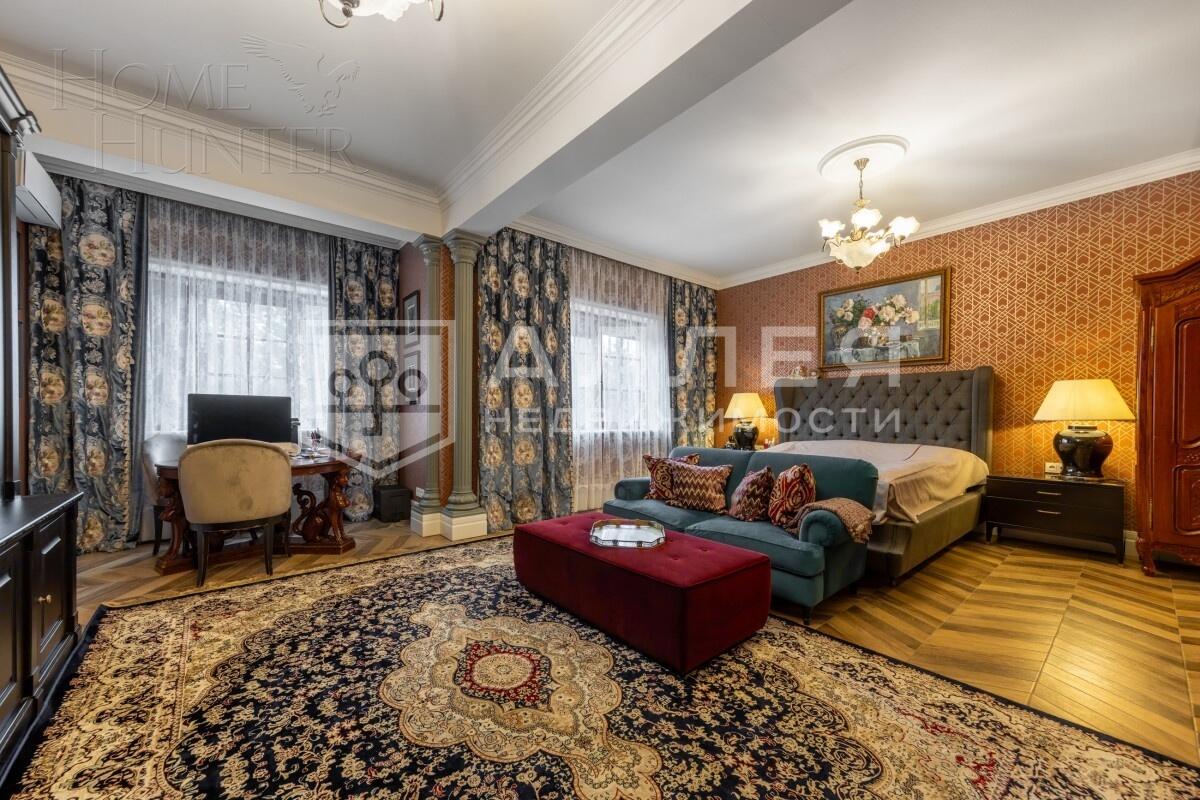 3-этажный коттедж 650 м² с отделкой