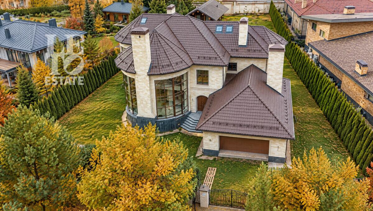 1-этажный коттедж 740 м² без отделки