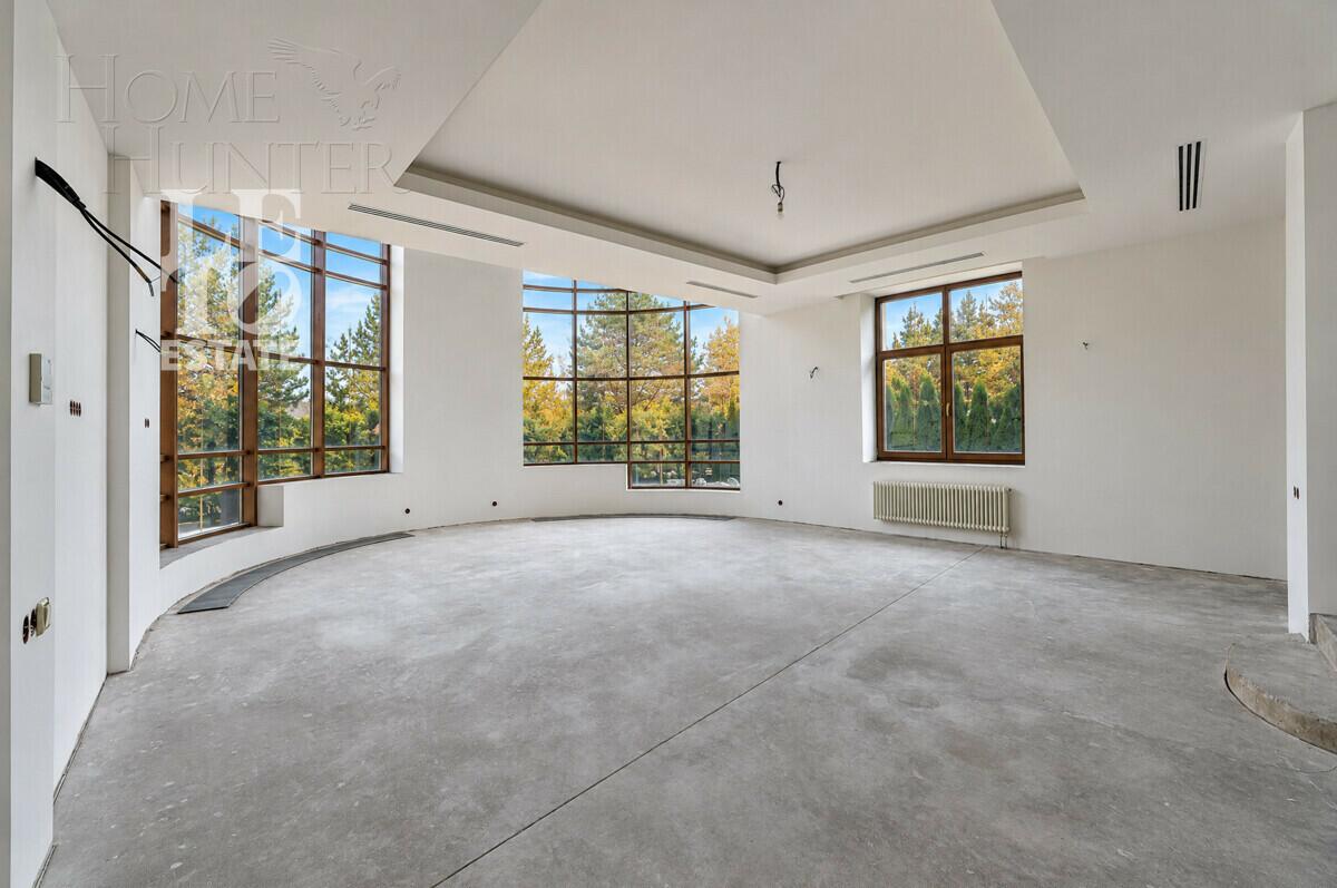 1-этажный коттедж 740 м² без отделки