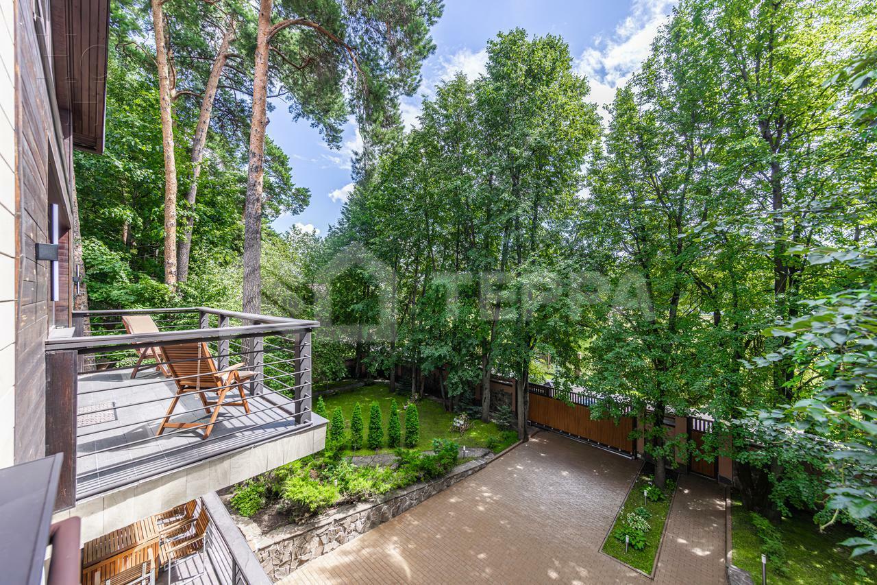 КОТТЕДЖ 822 м² с отделкой