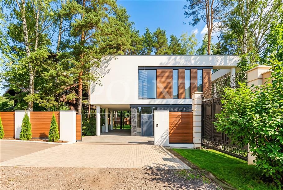 2-этажный коттедж 650 м² с отделкой