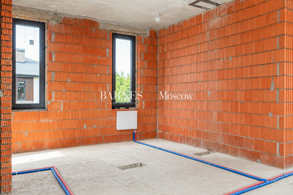 2-этажный коттедж 290.6 м² без отделки