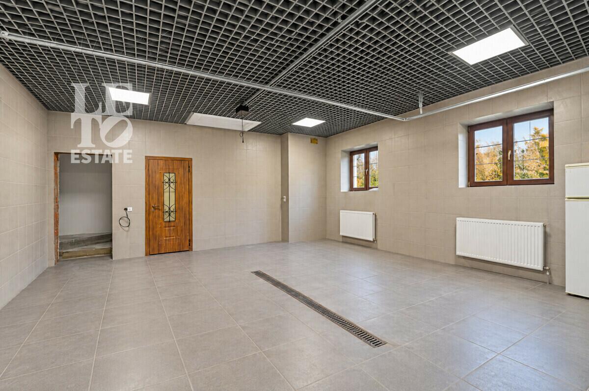 1-этажный коттедж 740 м² без отделки