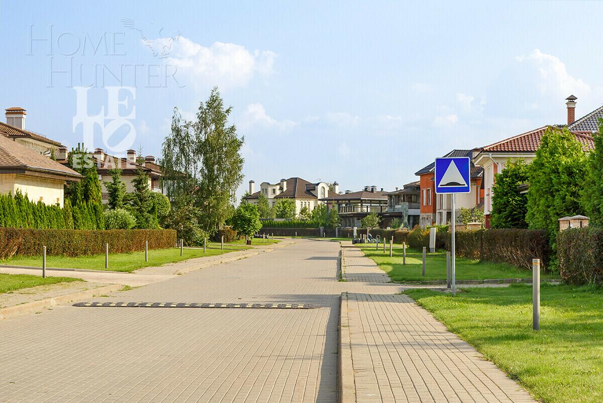 1-этажный коттедж 640 м² без отделки