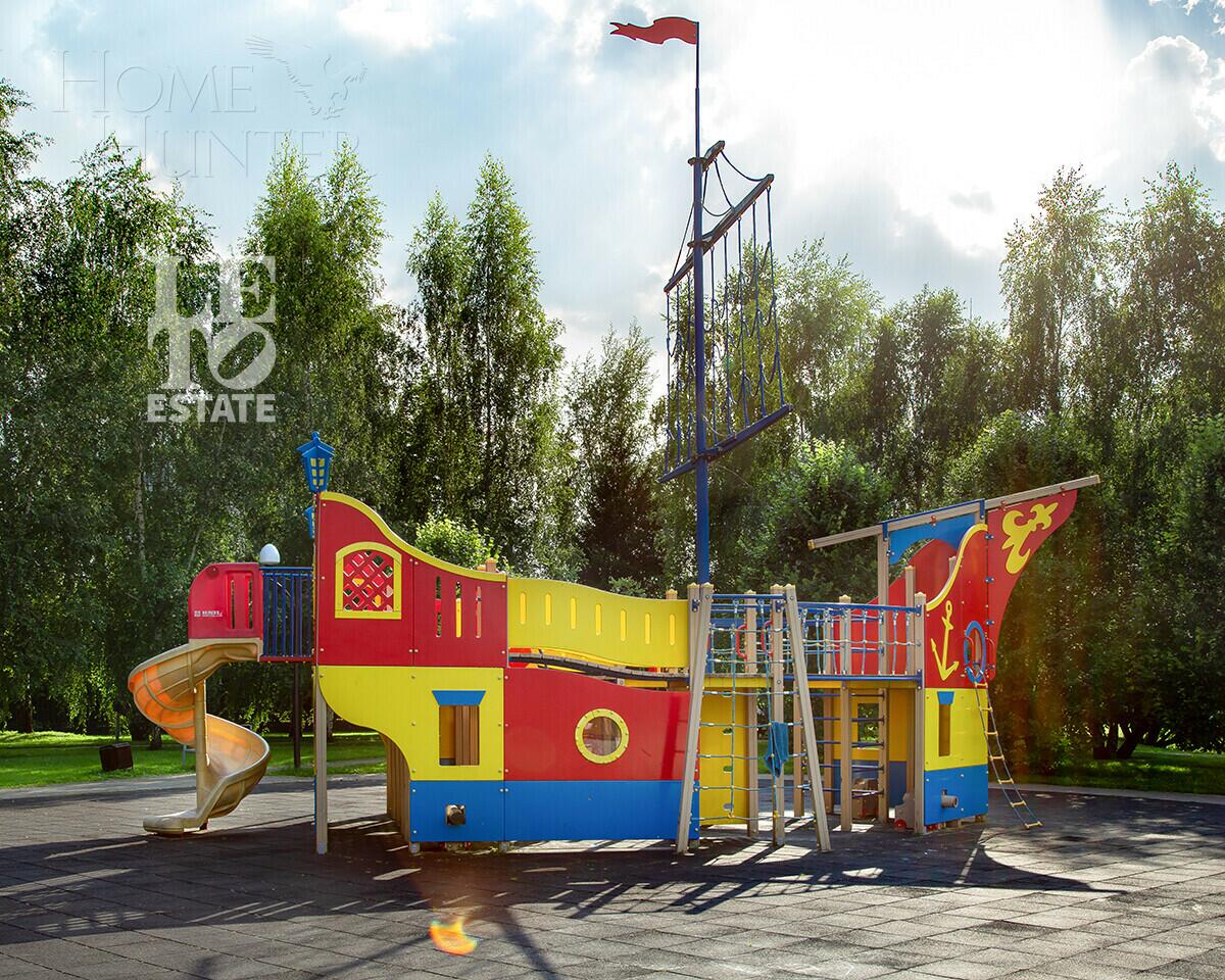 1-этажный коттедж 640 м² без отделки
