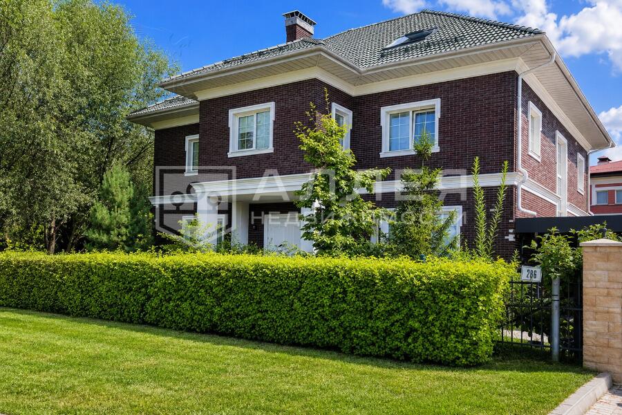 2-этажный коттедж 560 м² с отделкой