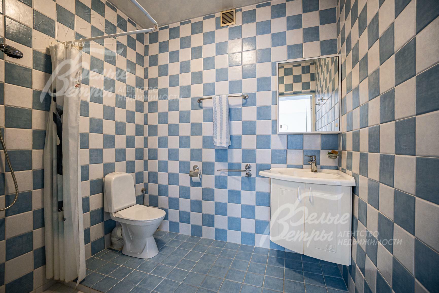 4-этажный коттедж 880 м² с отделкой