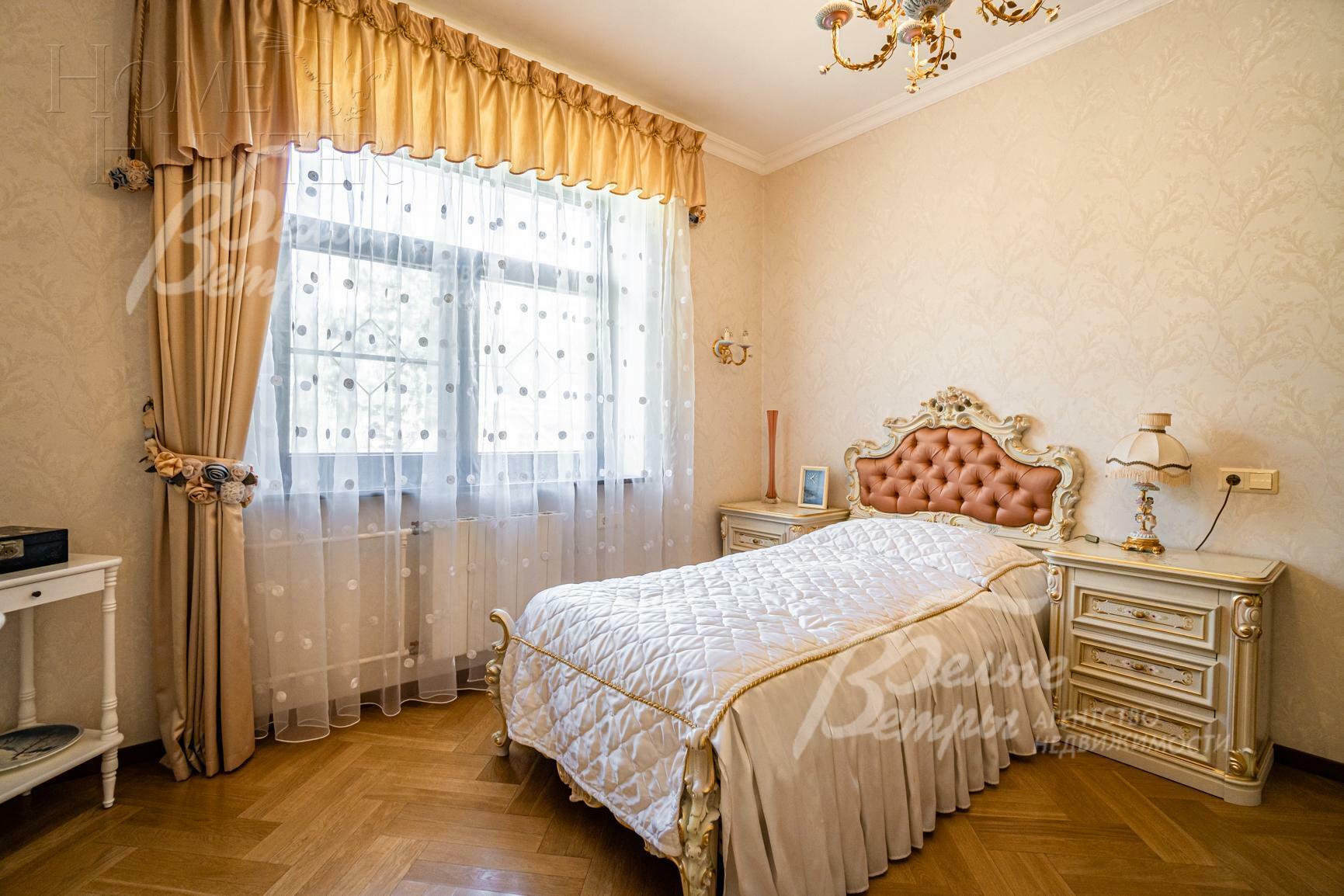 4-этажный коттедж 880 м² с отделкой