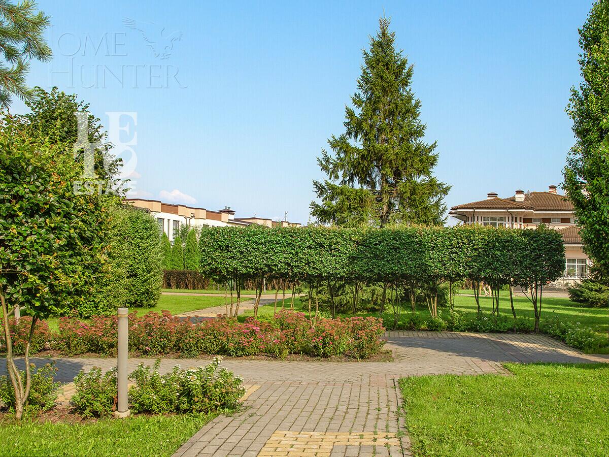 1-этажный коттедж 640 м² без отделки