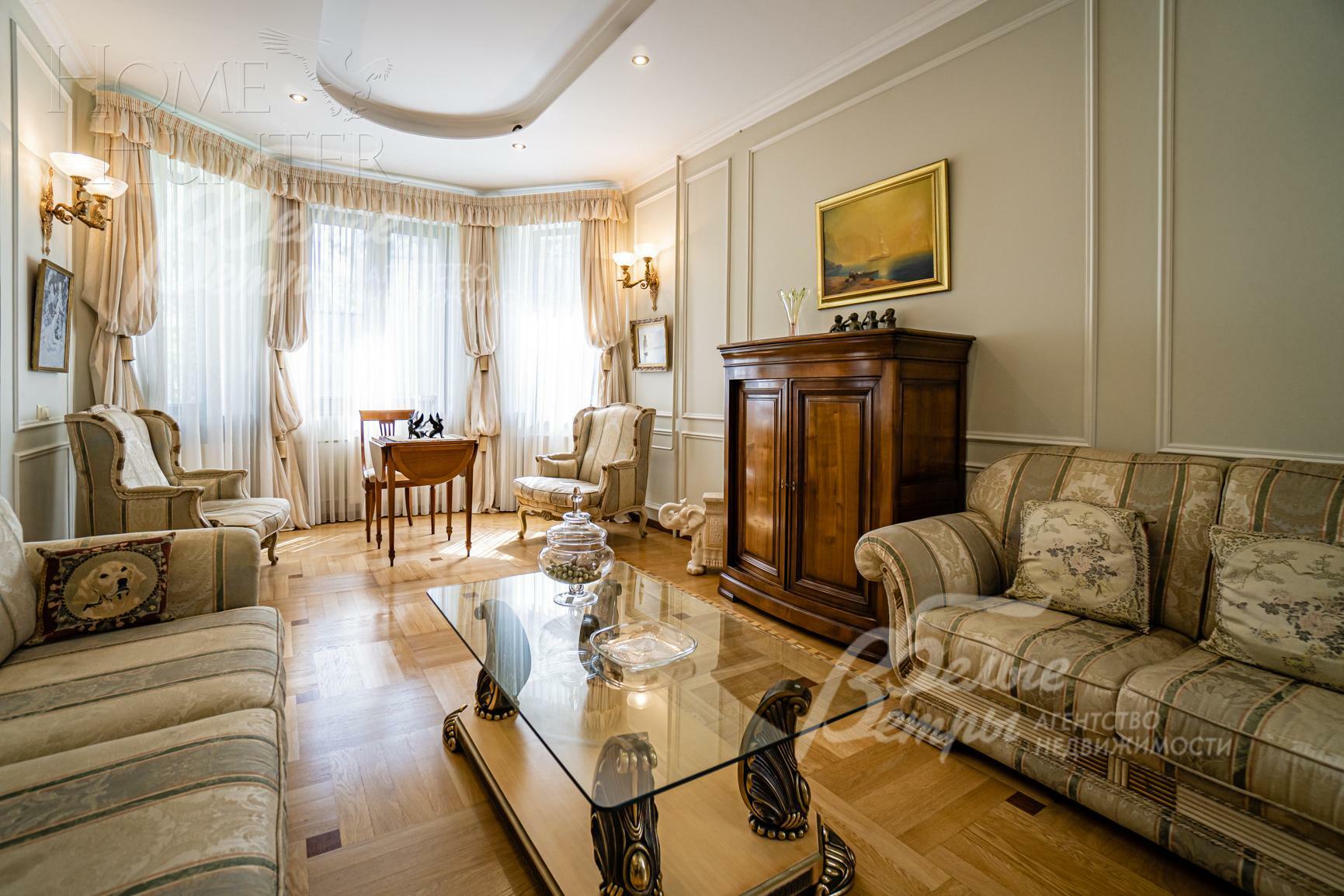 4-этажный коттедж 880 м² с отделкой