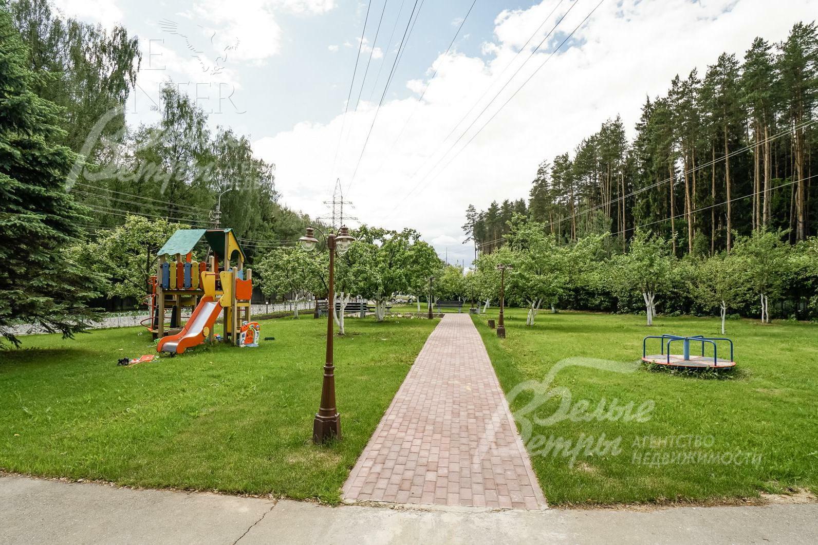 4-этажный коттедж 880 м² с отделкой
