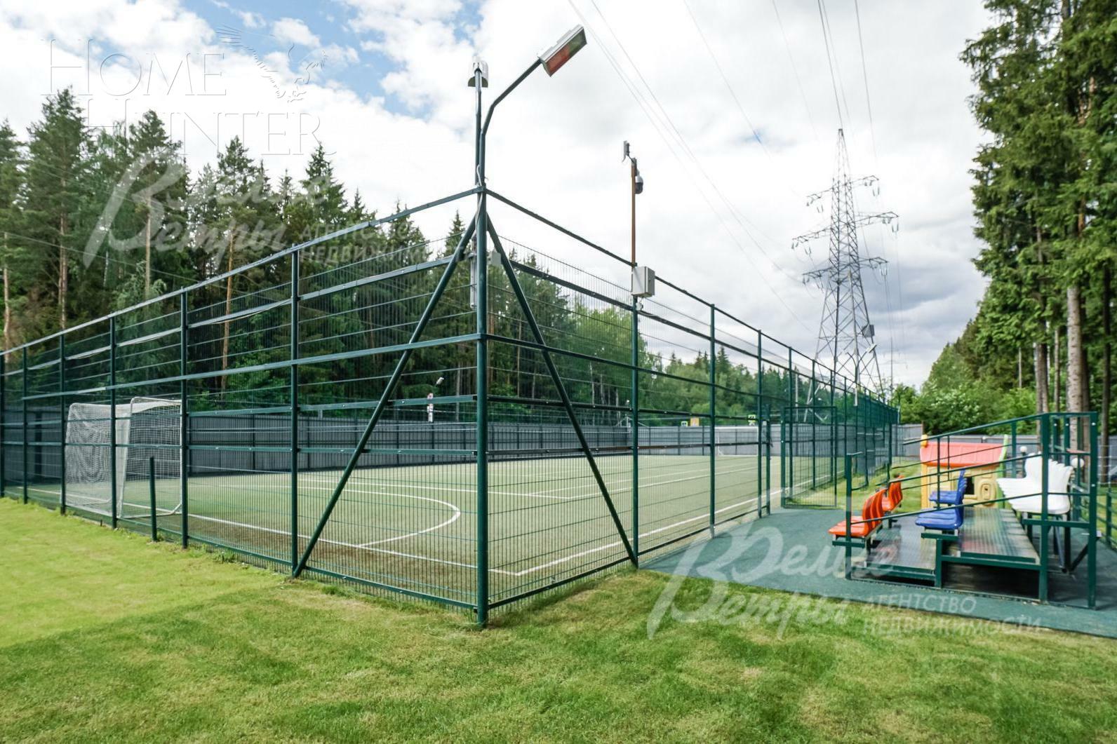 4-этажный коттедж 880 м² с отделкой