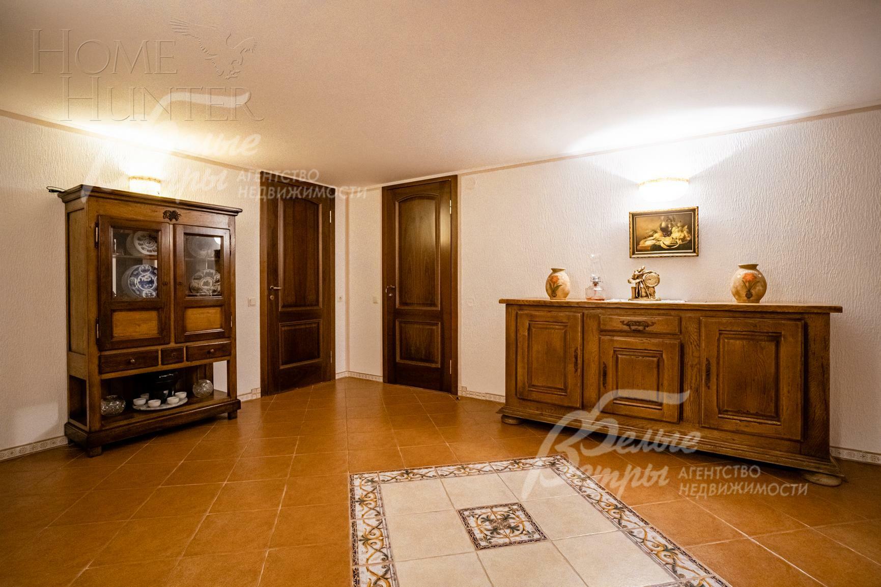 4-этажный коттедж 880 м² с отделкой
